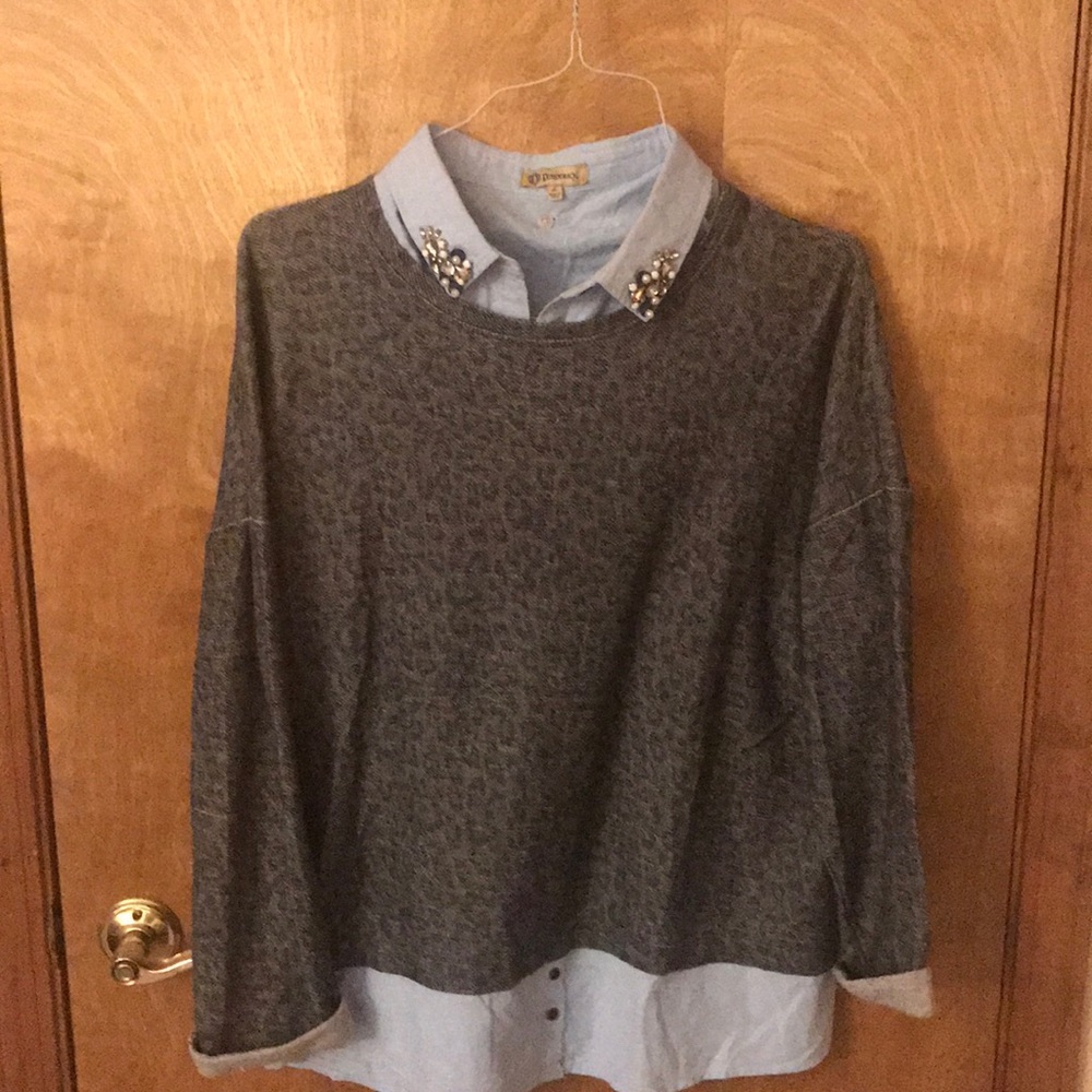 Layered look pullover .